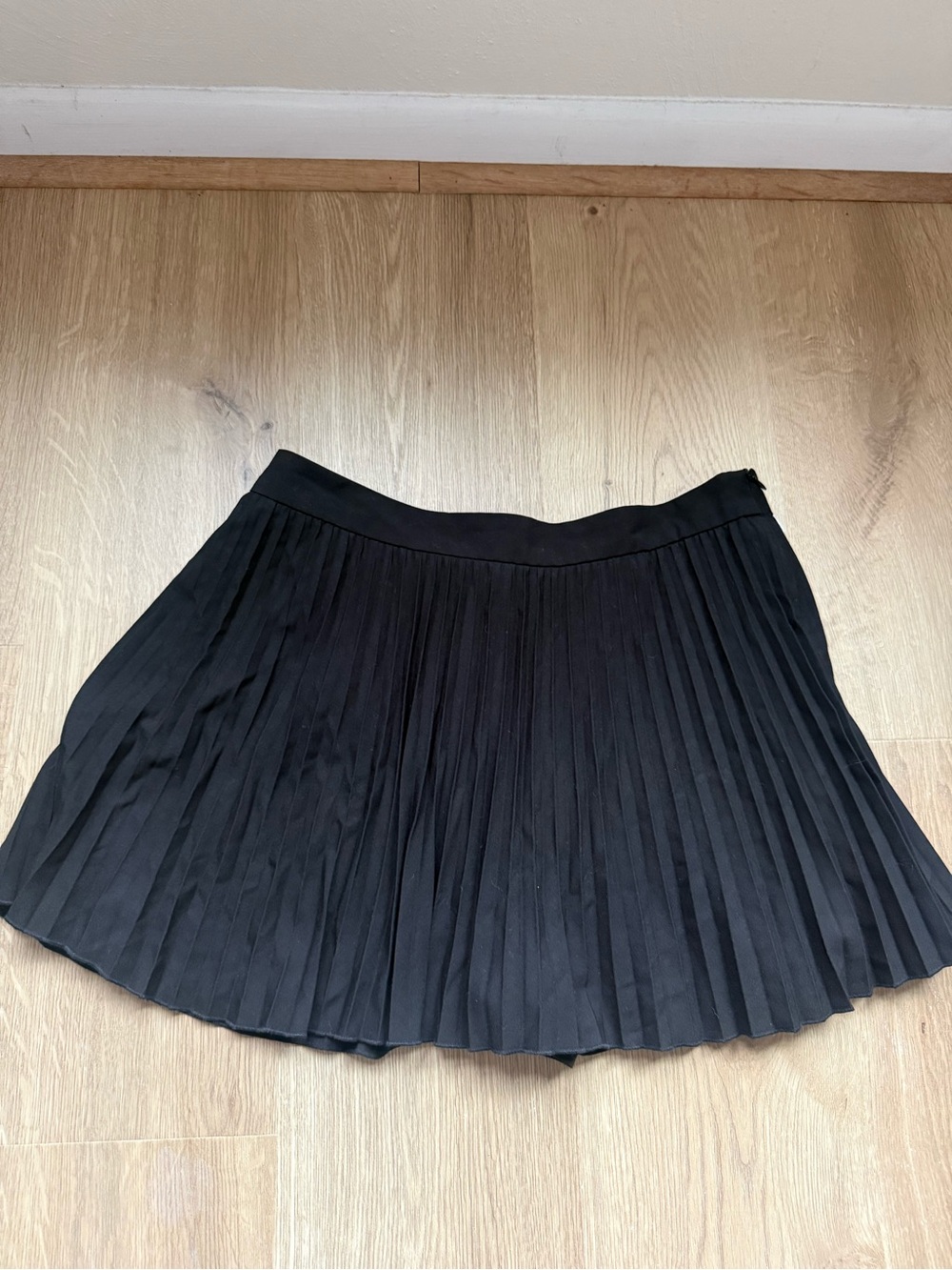 ZARA Black Pleated Mini Skirt - L